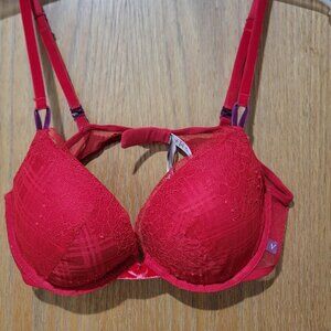 VS red T-shirt pushup bra with velvet straps